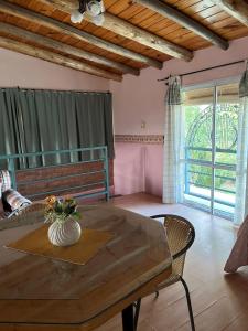 Χώρος καθιστικού στο Cabañas Apart La Posada de Angel
