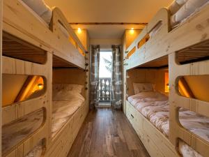 Postel nebo postele na pokoji v ubytování Chalet 6-8 pers St Lary Alt1700m -100mdespistes classé 4 étoiles