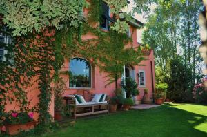 A garden outside Podere L'Olmaia