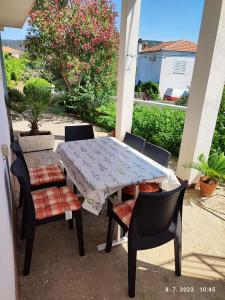 Patio nebo venkovní prostory v ubytování Apartment Slaven