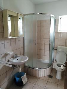 Koupelna v ubytování Apartment Slaven