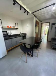 Una cocina o cocineta en Recanto dos Containers