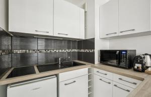 Afbeelding uit fotogalerij van Studio Lumineux et confortable parking in Carrières-sous-Poissy