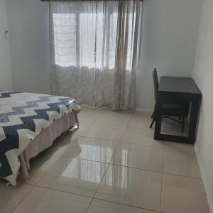 Katil atau katil-katil dalam bilik di 2 bdrm spacious Villa with pool