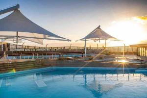 Kolam renang di atau dekat dengan Beachside apartment New Brighton