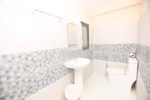 Hotel Rajdhani Visit衛浴
