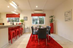 Χώρος καθιστικού στο Groovy on Grey