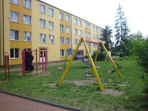 Ein Kinderspielbereich in der Unterkunft Obiekt Tatar - Usługi Hotelarskie