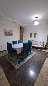 Posezení v ubytování 2Room,city center Amazing lake view 5min by walk to Zagazig University