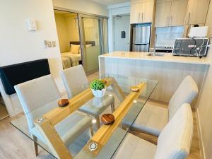 オークランドにあるSpacious Magnificent Sea Views Front of Sky Towerのギャラリーの写真 +28枚の写真