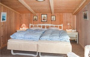 Postel nebo postele na pokoji v ubytování Three-Bedroom Holiday Home In Saby