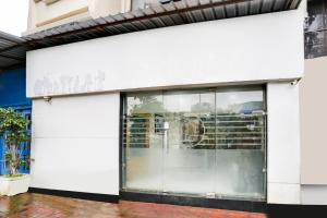 Fotografie z fotogalerie ubytování Collection O Andheri Near Mumbai Airport Formerly We Stay v Bombaji