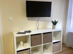 Gallery image of Gemütliche Appartement 5 - mit Küche und Bad zur Eigennutzung -Schuster Homes- in Vechelde