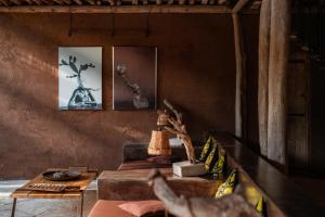 Ein Sitzbereich in der Unterkunft Mwezi Boutique Resort