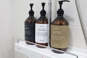 Φωτογραφία από το άλμπουμ του Sim On Chae - one room σε Yeosu