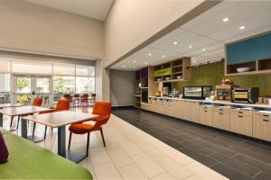 Home2 Suites By Hilton Dalton的厨房或小厨房