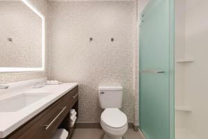 Home2 Suites By Hilton Dalton的一间浴室