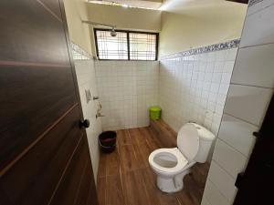 Gallery image of Athens Hotel in Alleppey +13 photos