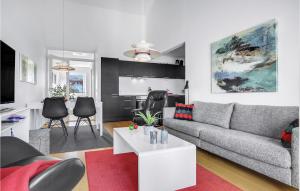 Posezení v ubytování 2 Bedroom Cozy Apartment In Ebeltoft