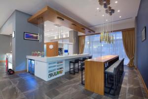 A kitchen or kitchenette at Hampton By Hilton Kocaeli Symbol