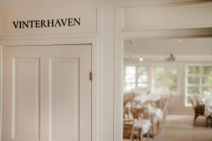 Restaurace v ubytování Jegtvolden Fjordhotell
