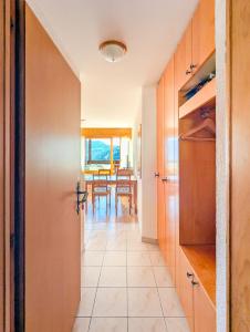Ovronnaz vue imprenable, terrasse & accès bains tesisinde mutfak veya mini mutfak