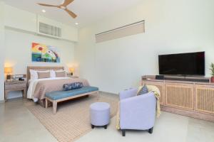 Televisyen dan/atau pusat hiburan di Ayuda Sanctuary Wellness Boutique