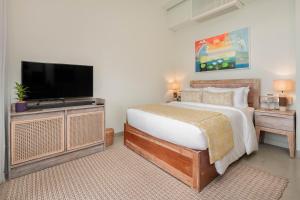 Televisyen dan/atau pusat hiburan di Ayuda Sanctuary Wellness Boutique