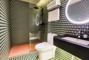 Un baño de Super Time Monster Esports Hotel Shenzhen Nanshan Subway Station Branch
