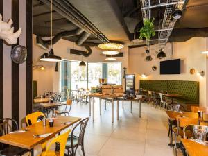Restaurace v ubytování ibis Styles Puteaux Paris La Defense