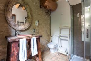AS Palau dels Alemanys Suites Boutique Monument的一间浴室
