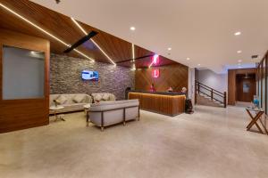 Лобби или стойка регистрации в Lords Eco Inn Dera Bassi