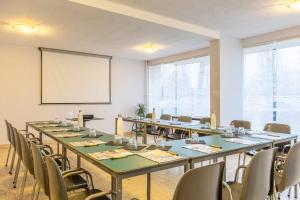 Viðskiptasvæði og/eða fundarherbergi á Brit Hotel Le Parc Vichy