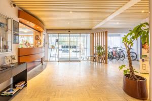 Eldhús eða eldhúskrókur á Brit Hotel Le Parc Vichy