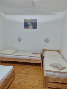 Postel nebo postele na pokoji v ubytování Chata Lieskovec - chata v lese blízko zubačky