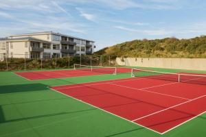 Tenis a/nebo squash v ubytování WestCord Strandhotel Seeduyn nebo okolí