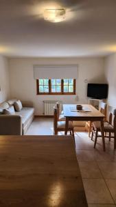 Μια τηλεόραση ή/και κέντρο ψυχαγωγίας στο dpto aldea de motaña