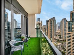 Balkoni atau teres di The Chic Downtown Suite Luxury near Burj Khalifa