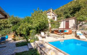 Πισίνα στο ή κοντά στο Beautiful Casa Forest Mare in Crikvenica