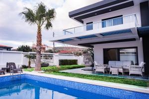 Bazén v ubytování Süper villa havuzlu nebo v jeho okolí