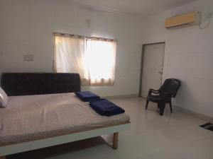 Galeriebild der Unterkunft Dwarka Bungalow Only Family in Dwarka