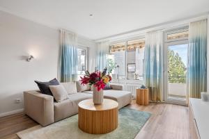 Istumisnurk majutusasutuses CLS Strand City-Wohnung im Zentrum von Grömitz mit Balkon und Parkplatz, alles in 5 Minuten erreichbar Restaurants, Bäckerei Junge, Strand, Frisör, Massage, ideale Anbindung Schön Klinik Neustadt