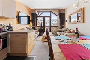 Kuchyň nebo kuchyňský kout v ubytování Chalet Neva - luxury chalet with sauna by Avoriaz Chalets