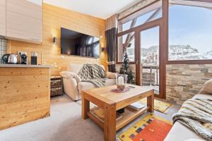 Kuchyň nebo kuchyňský kout v ubytování Chalet Neva - luxury chalet with sauna by Avoriaz Chalets