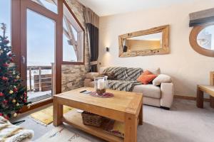 Posezení v ubytování Chalet Neva - luxury chalet with sauna by Avoriaz Chalets
