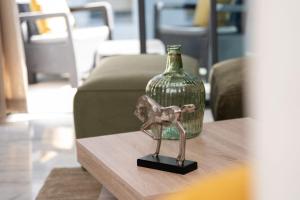 Area soggiorno di Beautiful new studio with a Seaview 8