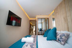 TV o dispositivi per l'intrattenimento presso Beautiful new studio with a Seaview 8