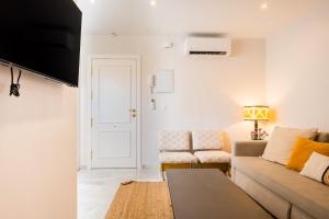 A television and/or entertainment centre at Reformed and comfy- 2Bd 2Bth- Arenal
