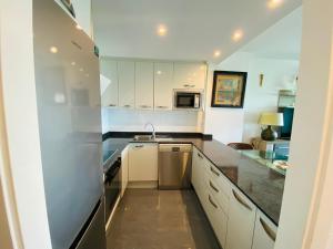 A kitchen or kitchenette at Mar Azul by Alina365 Még 7 kép