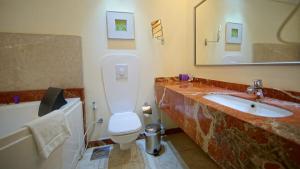 Ein Badezimmer in der Unterkunft Hotel Xperience